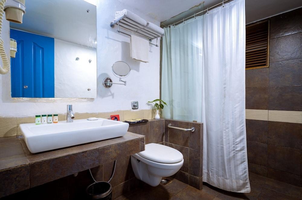 Zone Connect By The Park Calangute Hotel Old Goa Ngoại thất bức ảnh