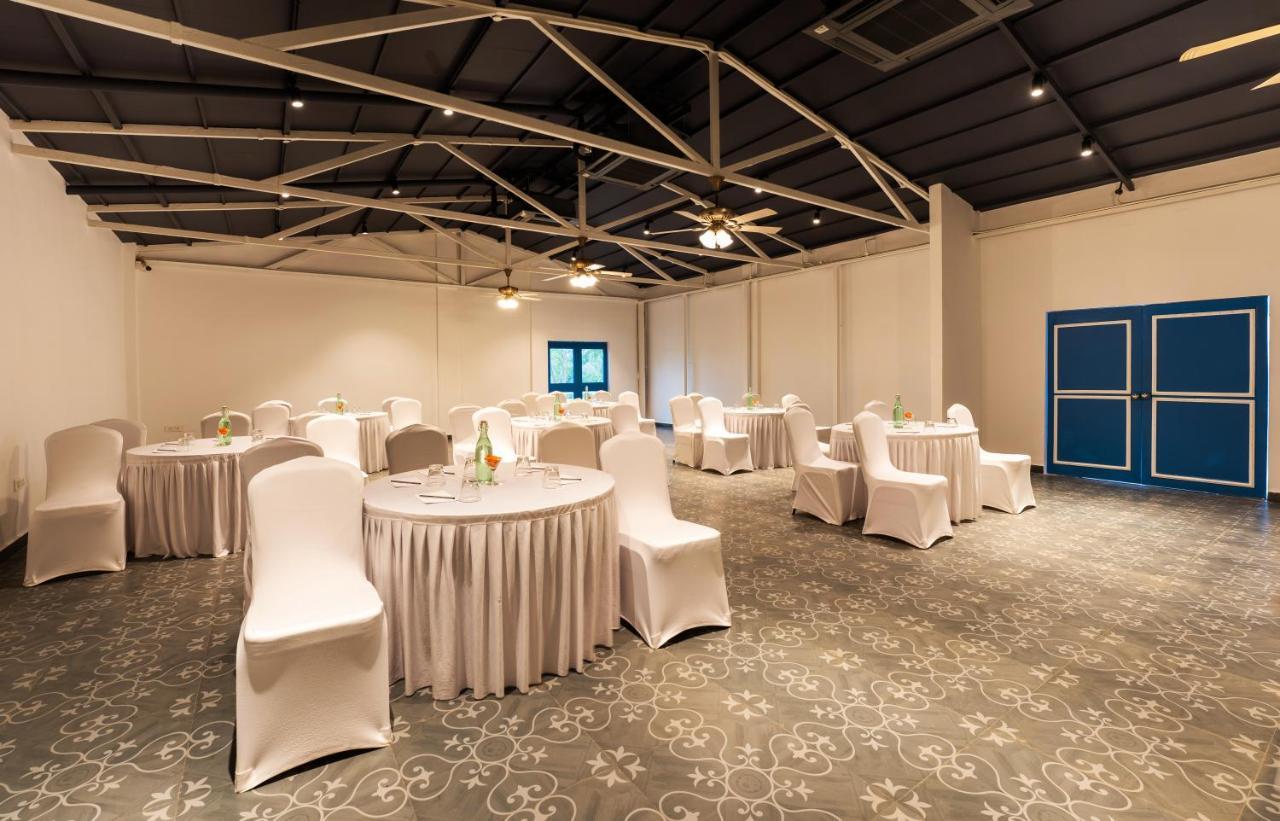 Zone Connect By The Park Calangute Hotel Old Goa Ngoại thất bức ảnh