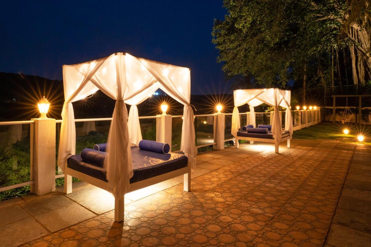 Zone Connect By The Park Calangute Hotel Old Goa Ngoại thất bức ảnh